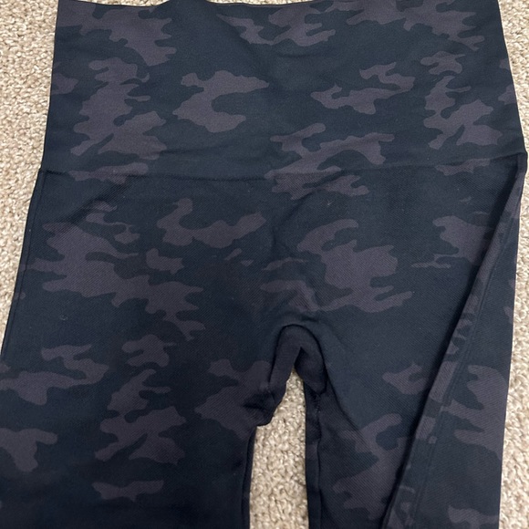Spanx Camo Leggings Look At Me Now LAMN Size Large - Picture 6 of 7